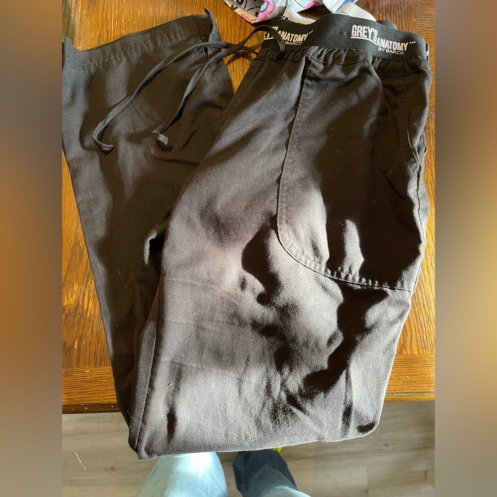 Black greys anatomy scrub pants medium